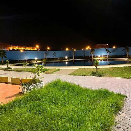 Elegant Appartement Avec Un Acces Piscine Jardin Parking Sous-Sol Et Wifi Haut Debit Fibre Optique طنجة المظهر الخارجي الصورة