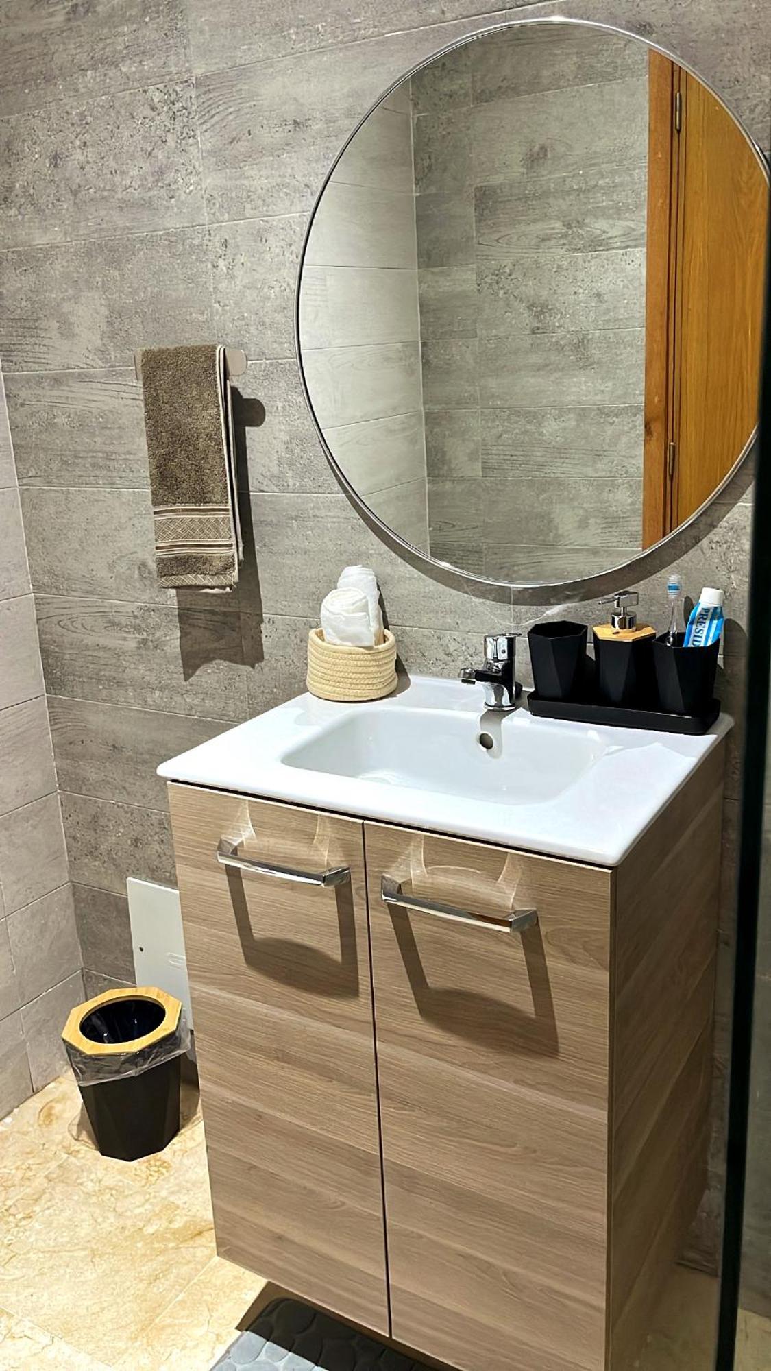 Elegant Appartement Avec Un Acces Piscine Jardin Parking Sous-Sol Et Wifi Haut Debit Fibre Optique طنجة المظهر الخارجي الصورة