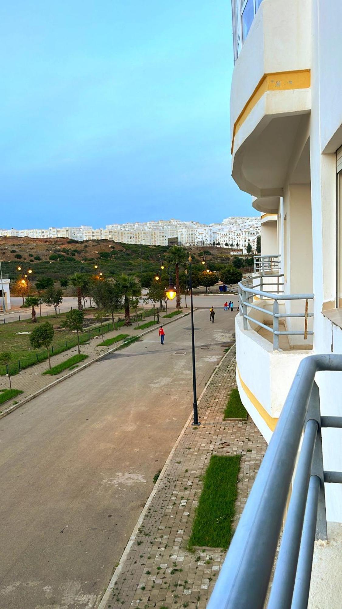 Elegant Appartement Avec Un Acces Piscine Jardin Parking Sous-Sol Et Wifi Haut Debit Fibre Optique طنجة المظهر الخارجي الصورة