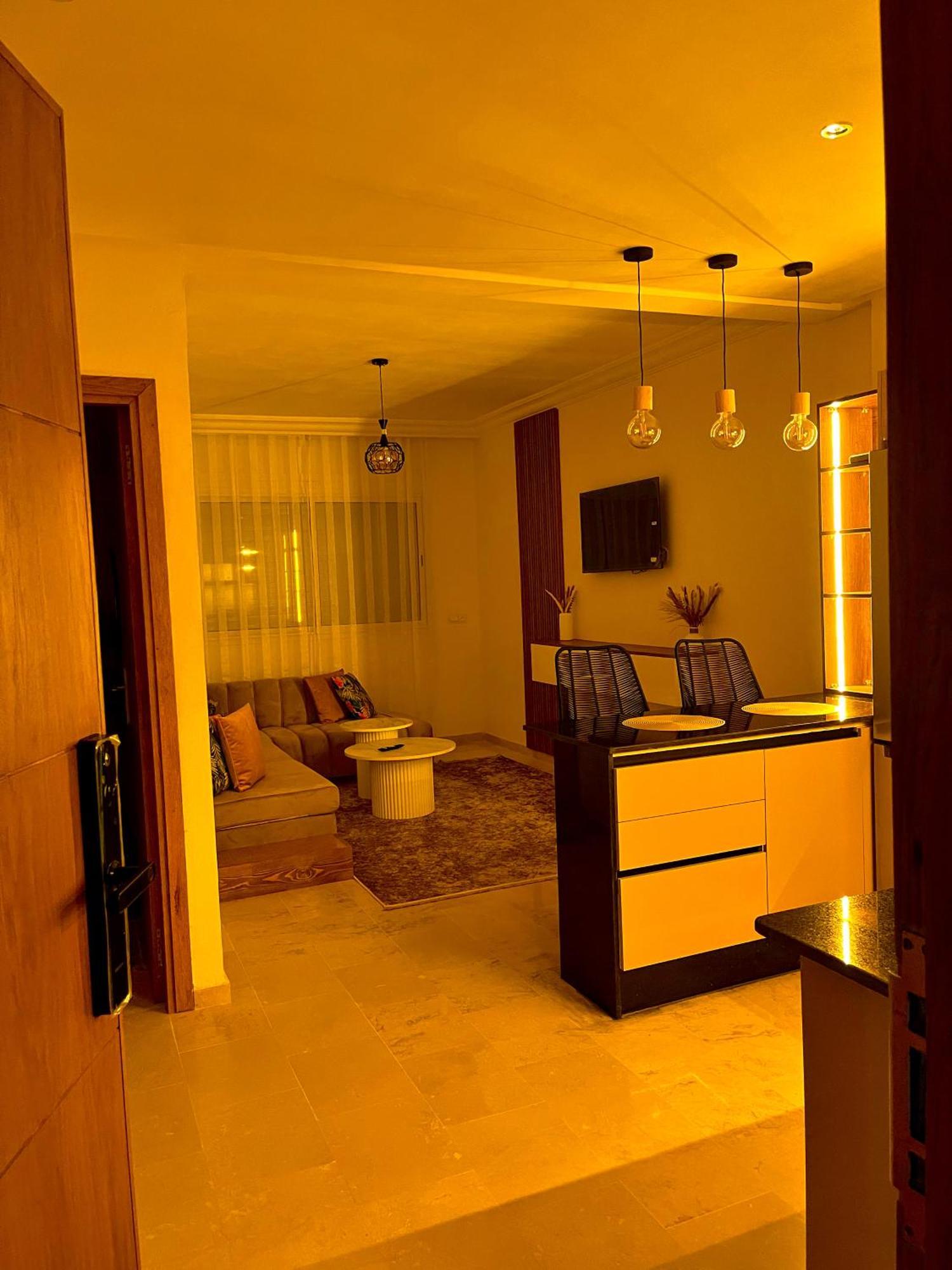 Elegant Appartement Avec Un Acces Piscine Jardin Parking Sous-Sol Et Wifi Haut Debit Fibre Optique طنجة المظهر الخارجي الصورة