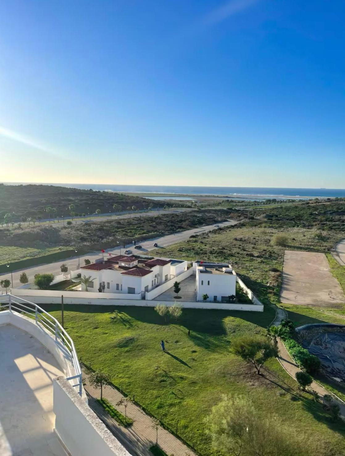Elegant Appartement Avec Un Acces Piscine Jardin Parking Sous-Sol Et Wifi Haut Debit Fibre Optique طنجة المظهر الخارجي الصورة