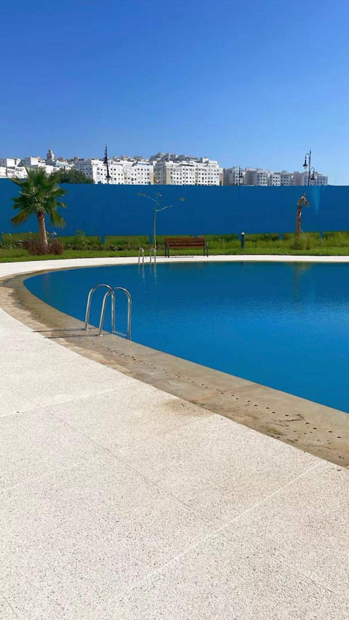 Elegant Appartement Avec Un Acces Piscine Jardin Parking Sous-Sol Et Wifi Haut Debit Fibre Optique طنجة المظهر الخارجي الصورة