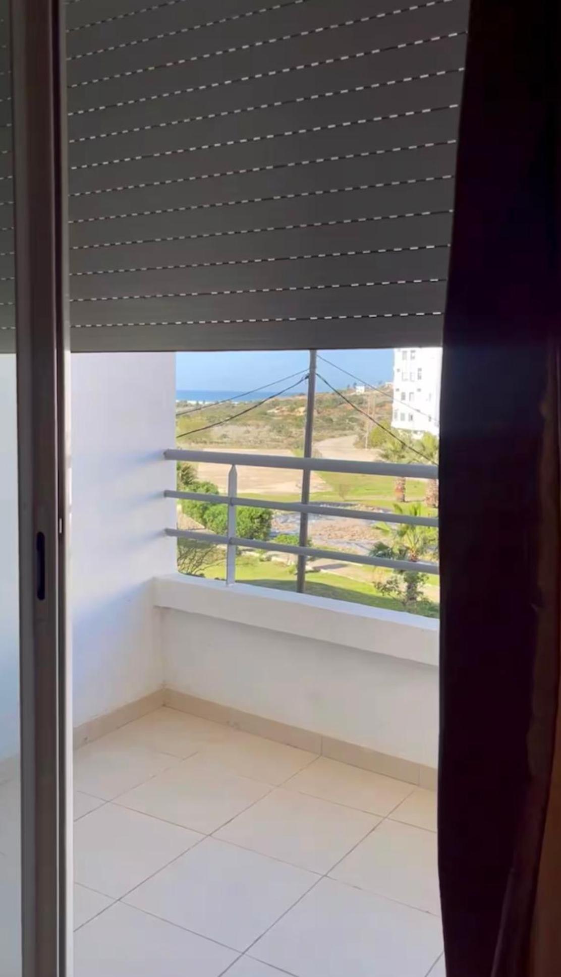 Elegant Appartement Avec Un Acces Piscine Jardin Parking Sous-Sol Et Wifi Haut Debit Fibre Optique طنجة المظهر الخارجي الصورة